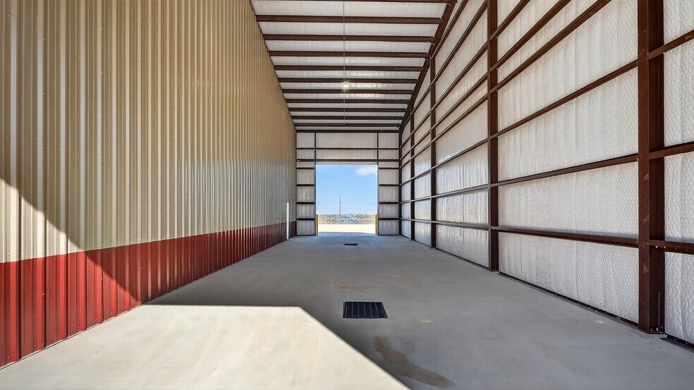 More Photos Of 16511 W Basin St, Odessa Industrial For Lease