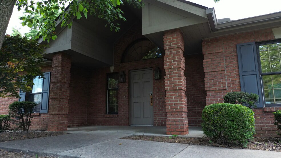More Photos Of 4102 Roosevelt Blvd, Middletown Office For Lease