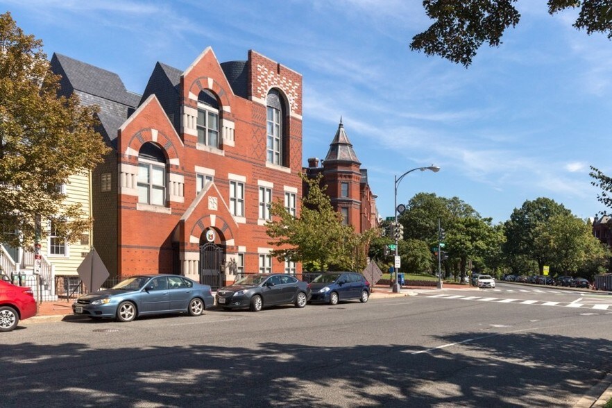 More Photos Of 518 C St NE, Washington Office For Sale
