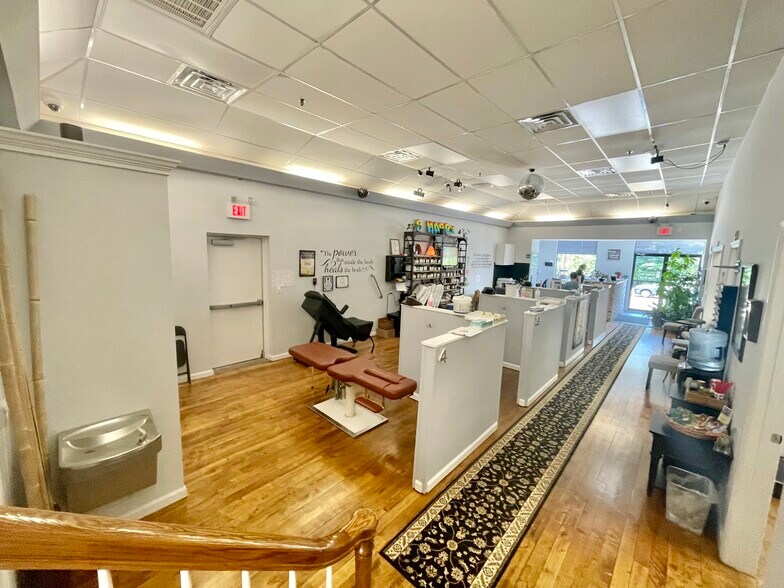 More Photos Of 1298 Newbridge Rd, North Bellmore Office For Sale