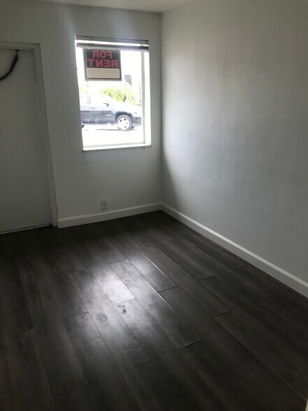 More Photos Of 5042-5054 NE 12th Ave, Fort Lauderdale Warehouse For Lease