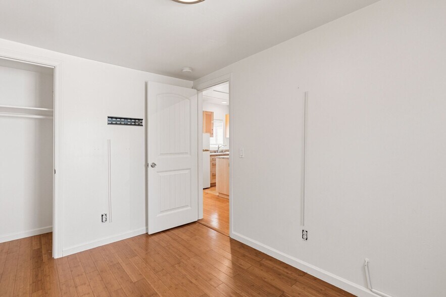 More Photos Of 215 Lolita St, Encinitas Apartments For Sale