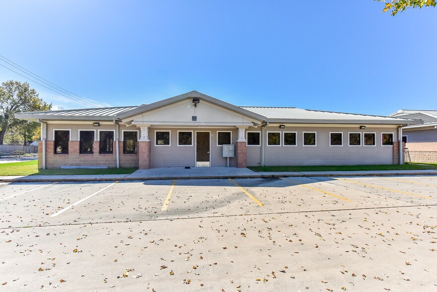 More Photos Of 5751 Blythewood St, Houston Unknown For Lease
