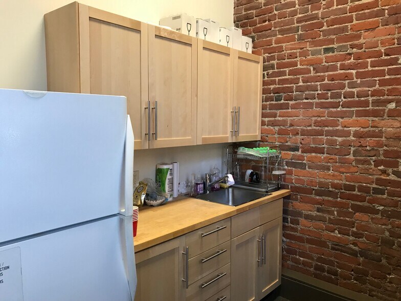 More Photos Of 207 1st Ave S, Seattle Office For Lease