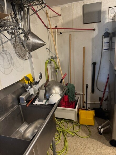 More Photos Of 1550 W Old Highway Rd, Morgan Restaurant For Sale