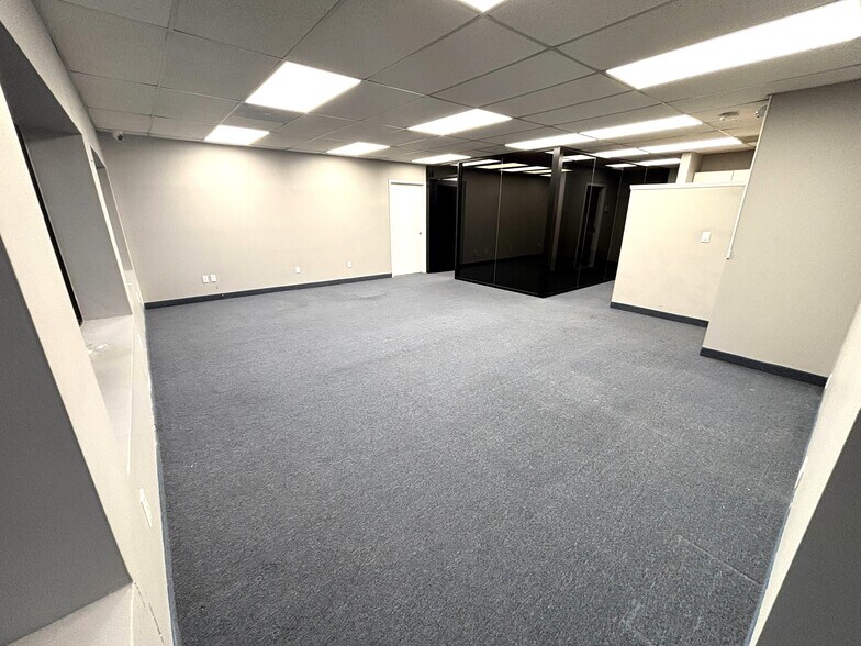 More Photos Of 72 Sharrott Ave, Staten Island Office For Lease