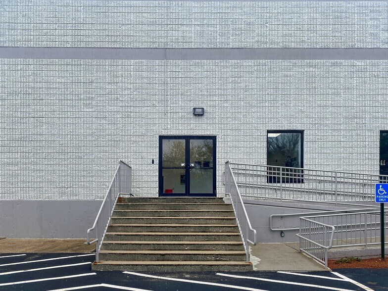 More Photos Of 437 Turnpike St, Canton Coworking Space