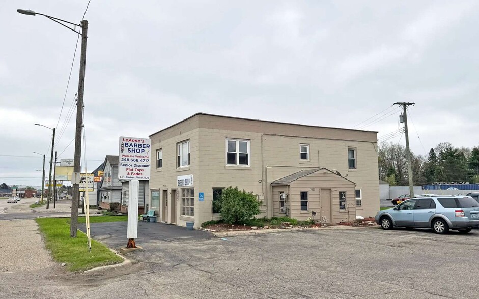 More Photos Of 7669 Highland Rd, Waterford Storefront Retail Residential For Sale