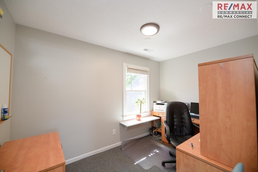 More Photos Of 760 McGuire Pl, Newport News Office For Sale