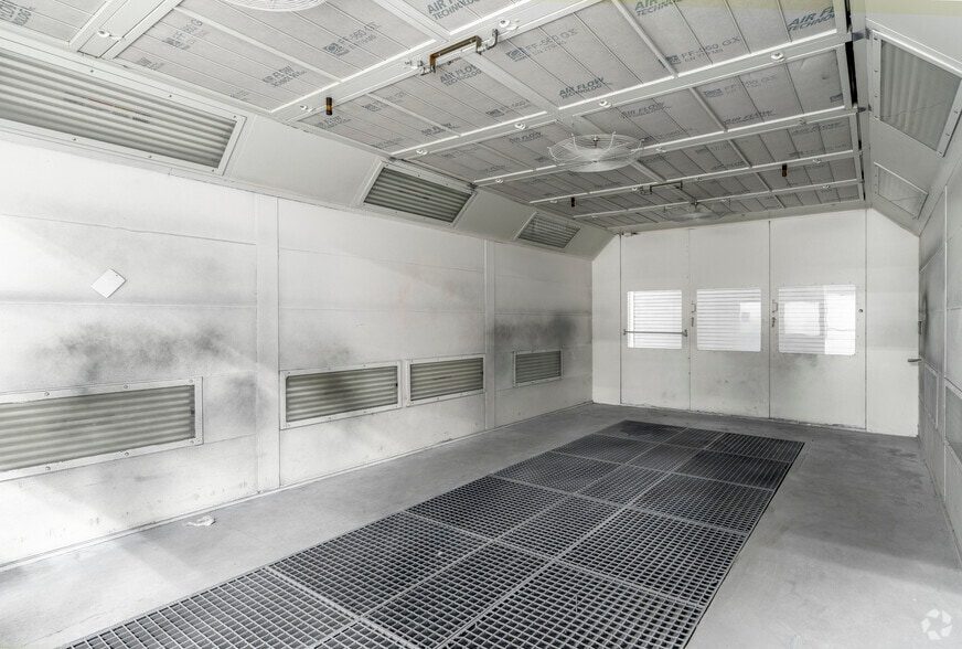 More Photos Of 115 S Dwelle St, Charlotte Unknown For Lease