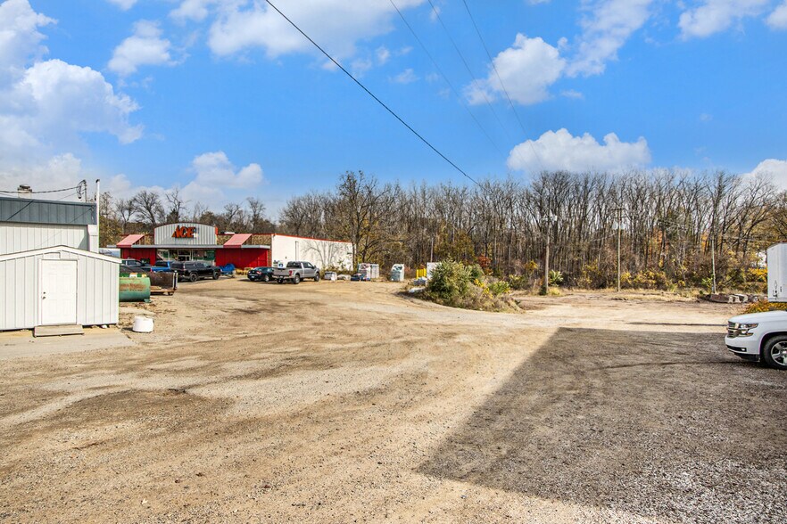 More Photos Of 558 Water St, Allegan Freestanding For Sale