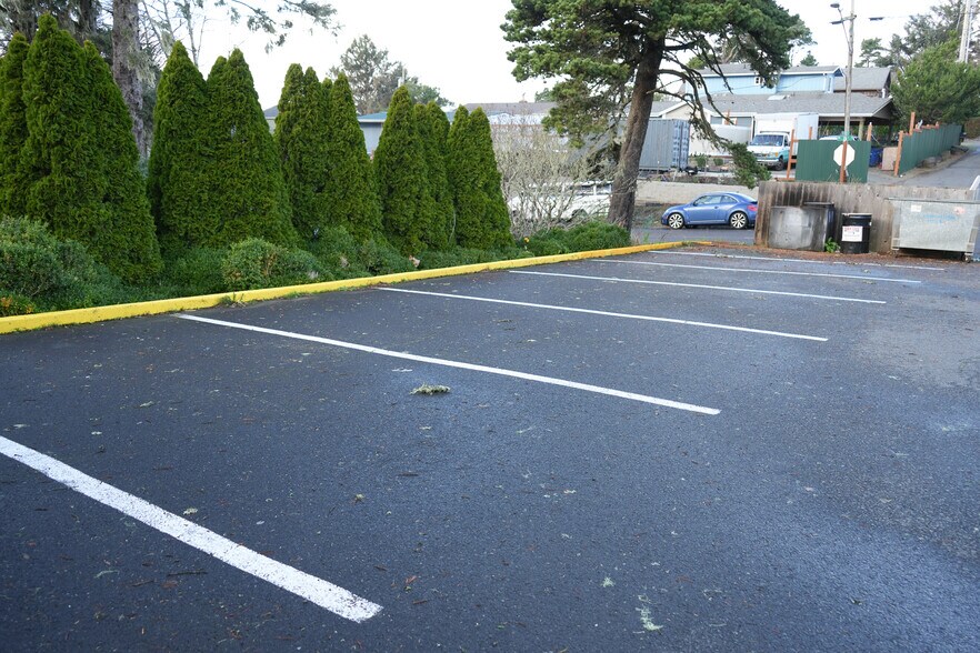 More Photos Of 2733 NW Highway 101, Lincoln City Restaurant For Sale