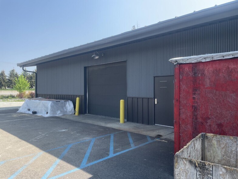 More Photos Of 850 Hawthorne Ave, Ponderay Manufacturing For Lease