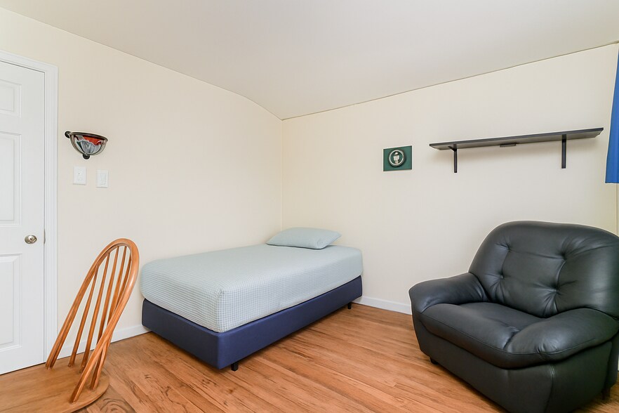 More Photos Of 191 Lamberts Ln, Staten Island Apartments For Sale