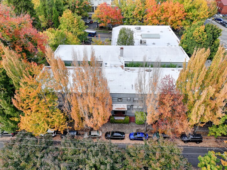 More Photos Of 2737 NW Upshur St, Portland Apartments For Sale