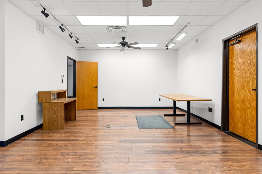 More Photos Of 1515 E Belt Line Rd, Carrollton Office Residential For Sale