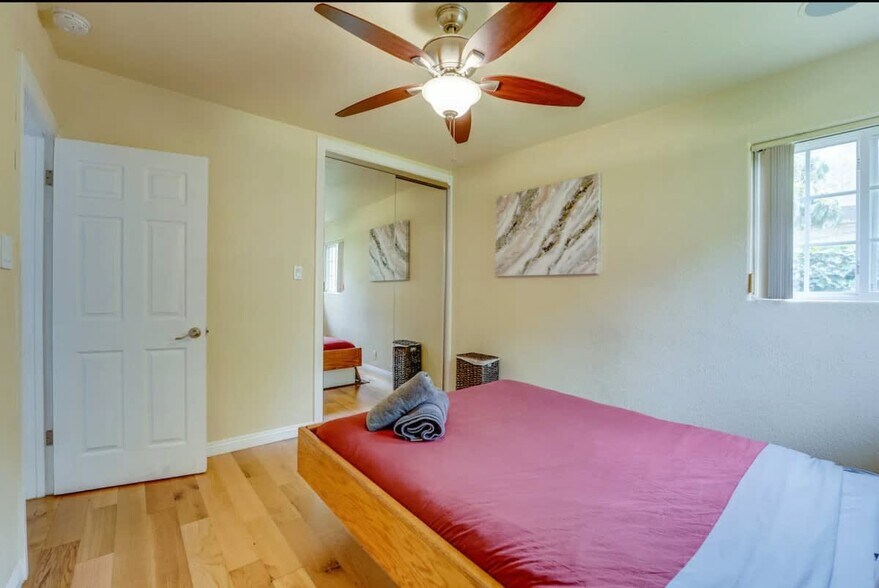 More Photos Of 3280 Gillette St, San Diego Apartments For Sale