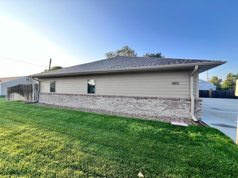More Photos Of 1002 E Philip Ave, North Platte Office For Sale