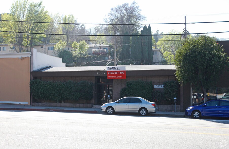 More Photos Of 3779 Cahuenga Blvd, Studio City Loft Creative Space For Sale