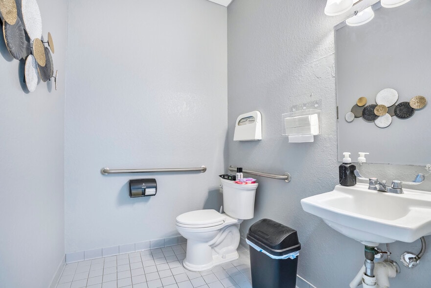 More Photos Of 901-911 N Central Ave, Kissimmee Medical For Lease