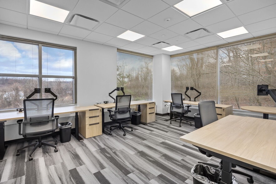 More Photos Of 1000 Northbrook Dr, Trevose Office For Sale
