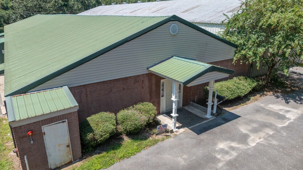 More Photos Of 510 N Walker St, Quitman Light Manufacturing For Sale