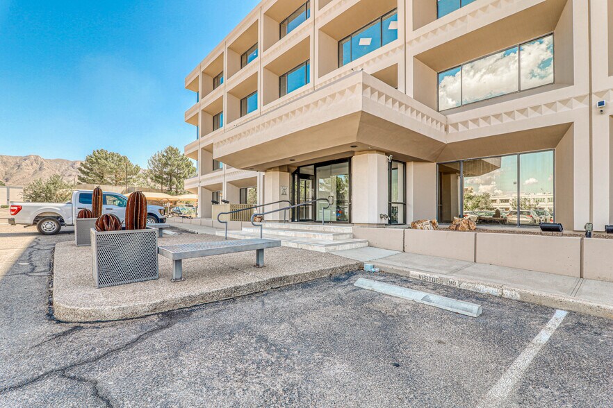 More Photos Of Sundland Park & Mesa Hills Dr., El Paso Office For Lease