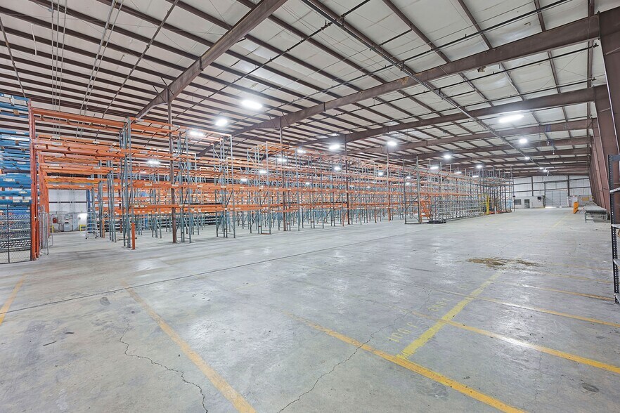 More Photos Of 454 Swanson Dr, Dresden Industrial For Lease
