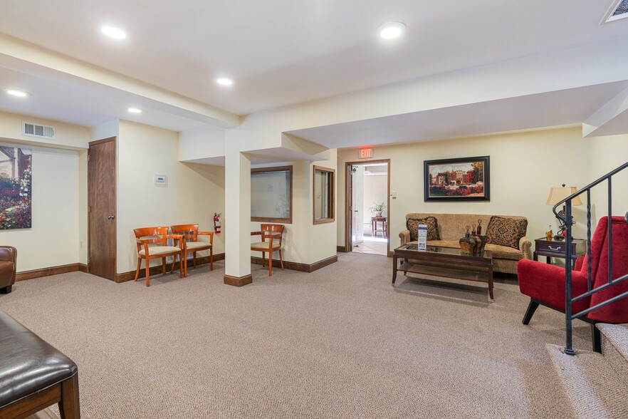 More Photos Of 1710 Union Blvd, Allentown Bank For Sale