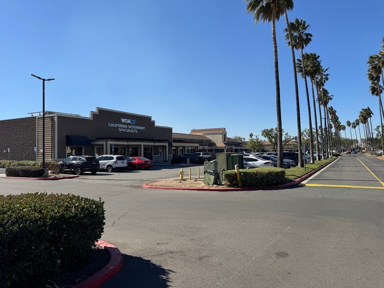 More Photos Of 2401-2455 S Vineyard Ave, Ontario Storefront For Lease