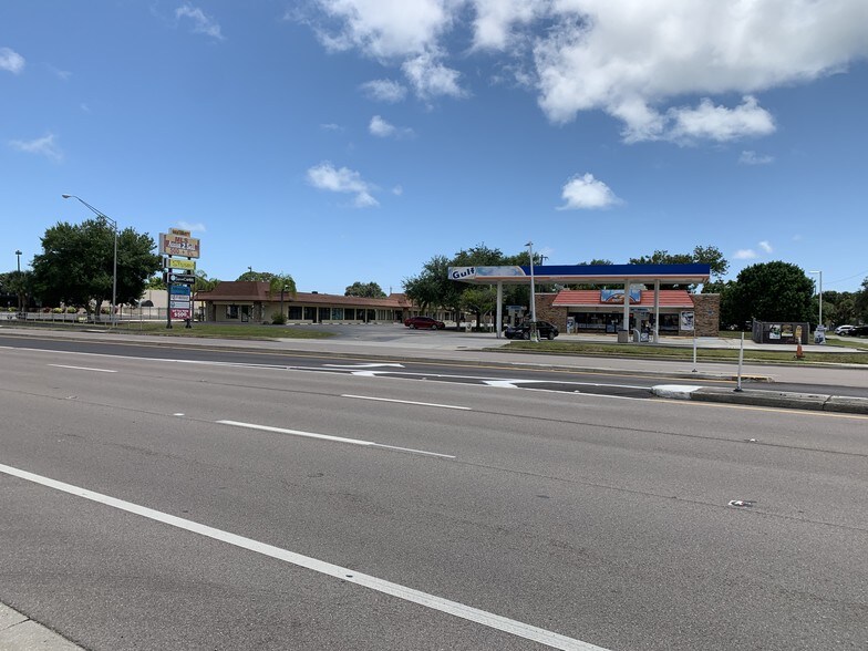 More Photos Of 2210 Tamiami Trl S, Venice Freestanding For Lease