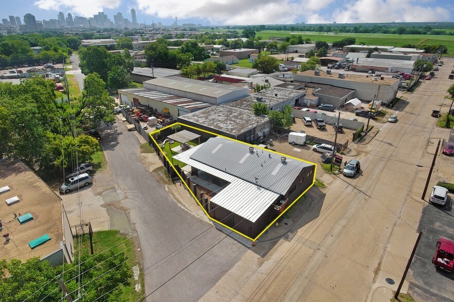 More Photos Of 4770 Memphis St, Dallas Showroom For Sale