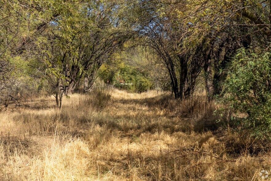 More Photos Of 1333 S Abrego Dr, Green Valley Land For Lease