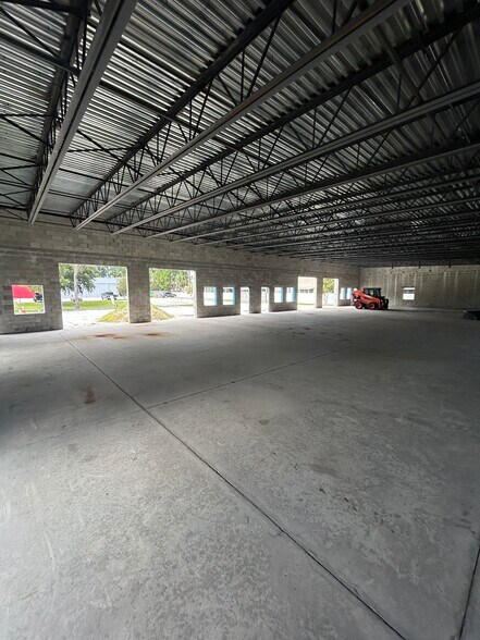 More Photos Of 1765 Jack Oates, Rockledge Warehouse For Lease