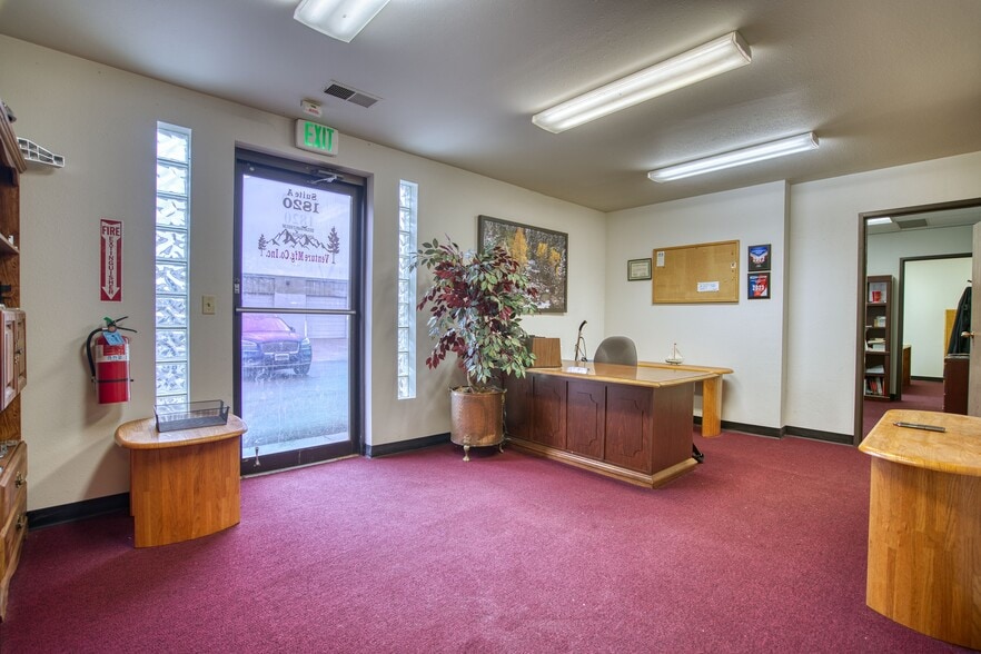 More Photos Of 1820 Delaware Pl, Longmont Warehouse For Sale