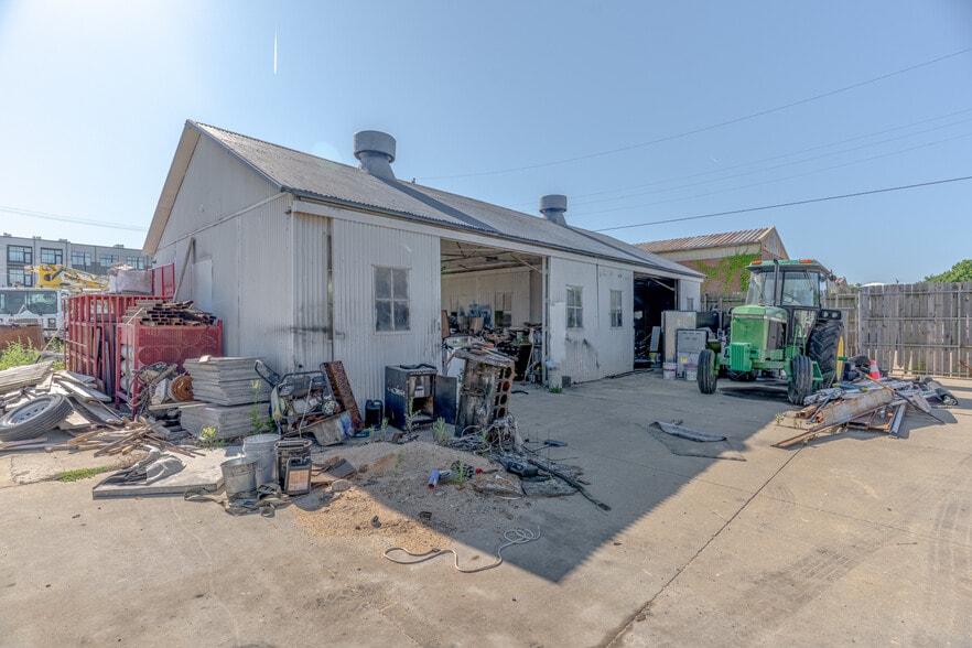More Photos Of 301 Burke Ave, Jonesboro Warehouse For Sale