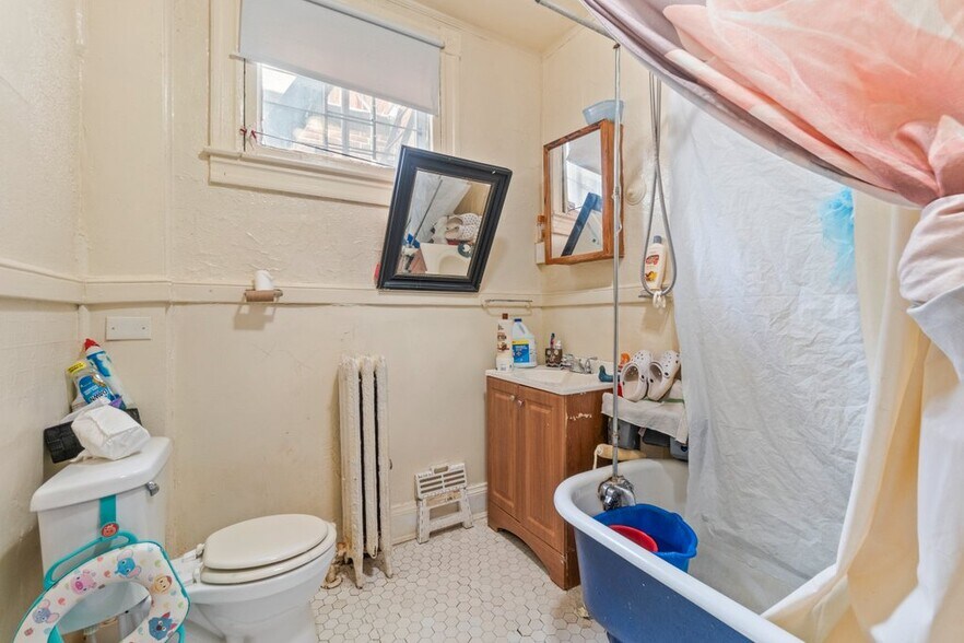 More Photos Of 2810 Saint Paul St, Baltimore Multifamily For Sale