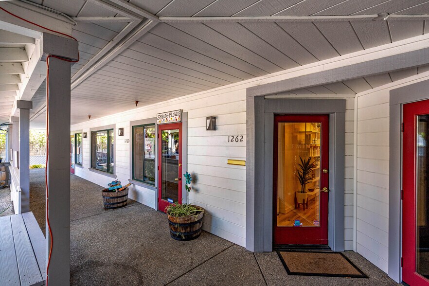 More Photos Of 1270 Broadway, Sonoma Freestanding For Sale
