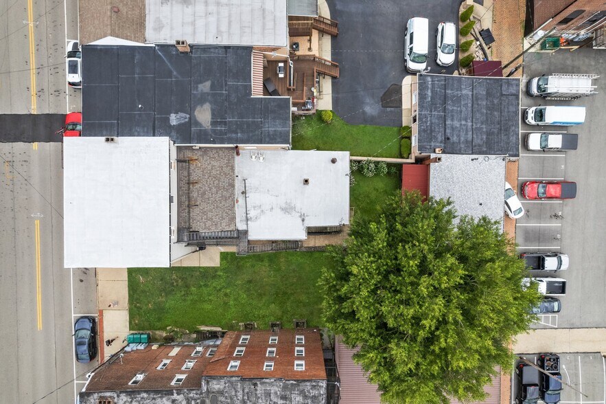 More Photos Of 19 N Maple Ave, Greensburg Bar For Sale