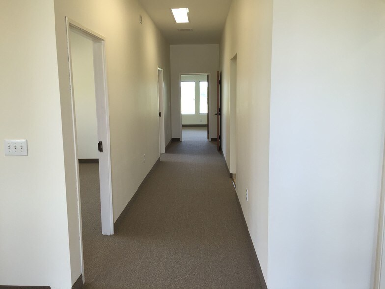 More Photos Of 2418 Marsh Ln, Carrollton Medical For Lease