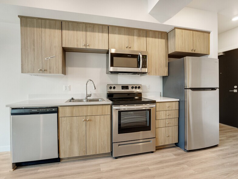 More Photos Of 4780 SE Belmont St, Portland Storefront Retail Residential For Lease