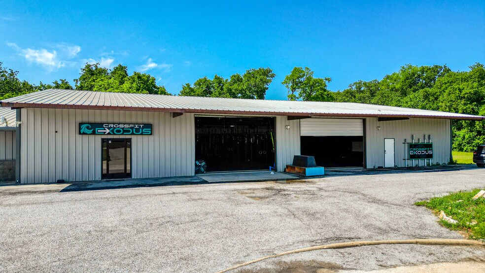More Photos Of 301 Center Court Dr, Bridgeport Warehouse For Sale