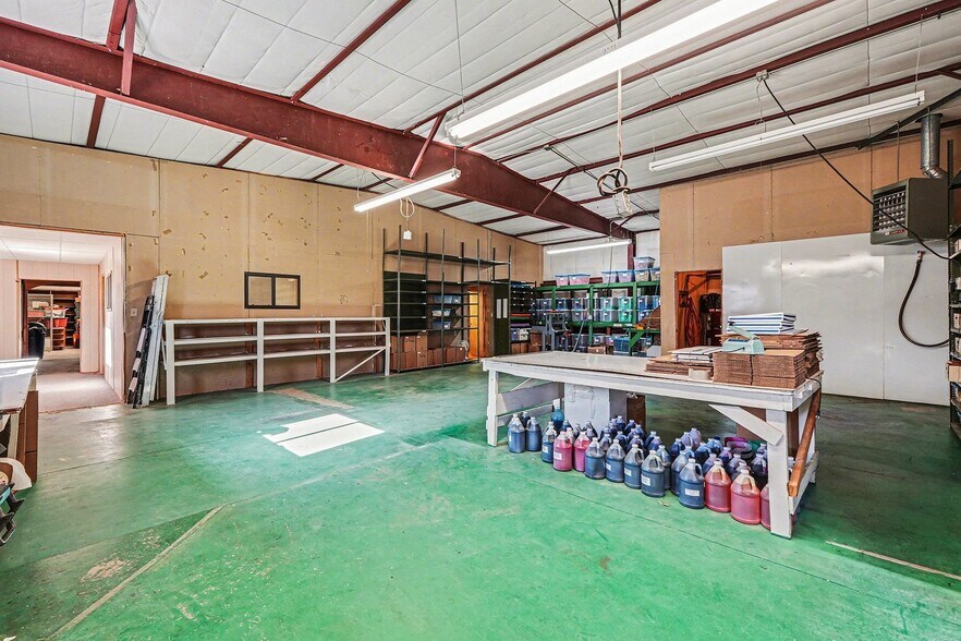 More Photos Of 827 Bowen St, Longmont Industrial For Sale