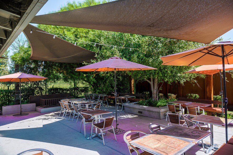 More Photos Of 19920 1st St, Hilmar Restaurant For Lease