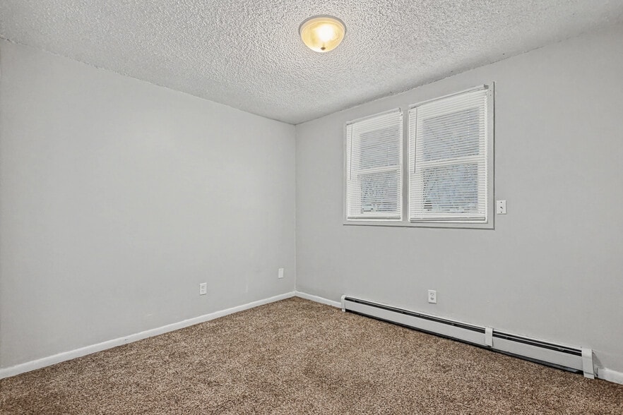 More Photos Of 6920 SW 9th St, Des Moines Apartments For Sale