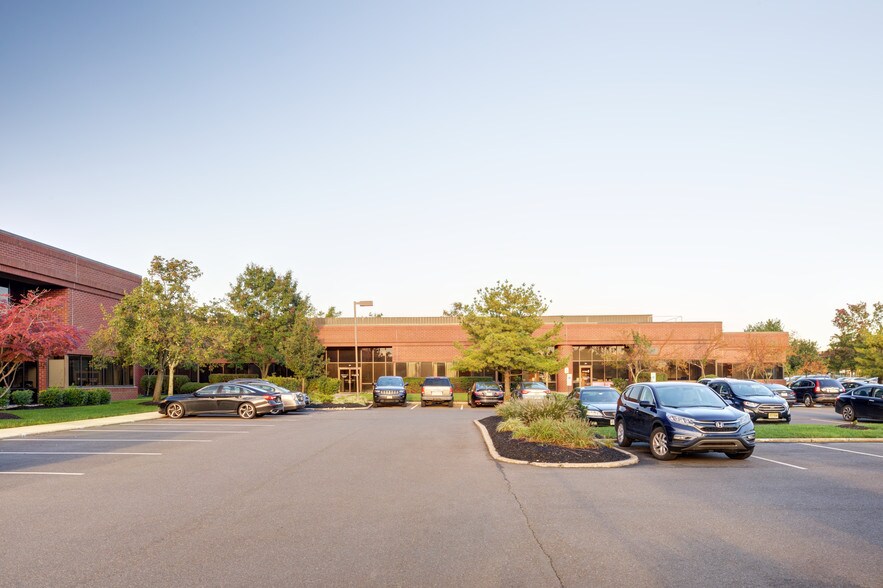 More Photos Of 315 Enterprise Dr, Plainsboro Research And Development For Lease