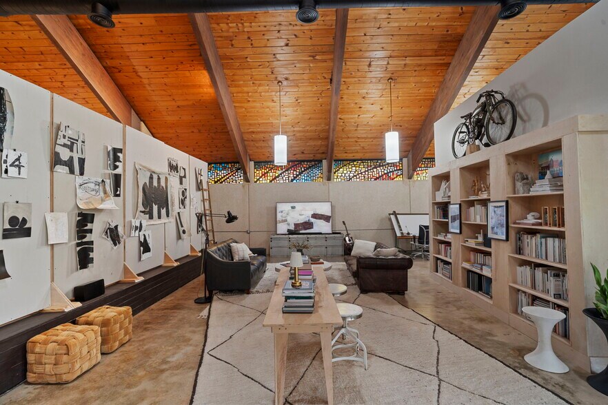 More Photos Of 4720 Avenue O 1/2, Galveston Showroom For Sale