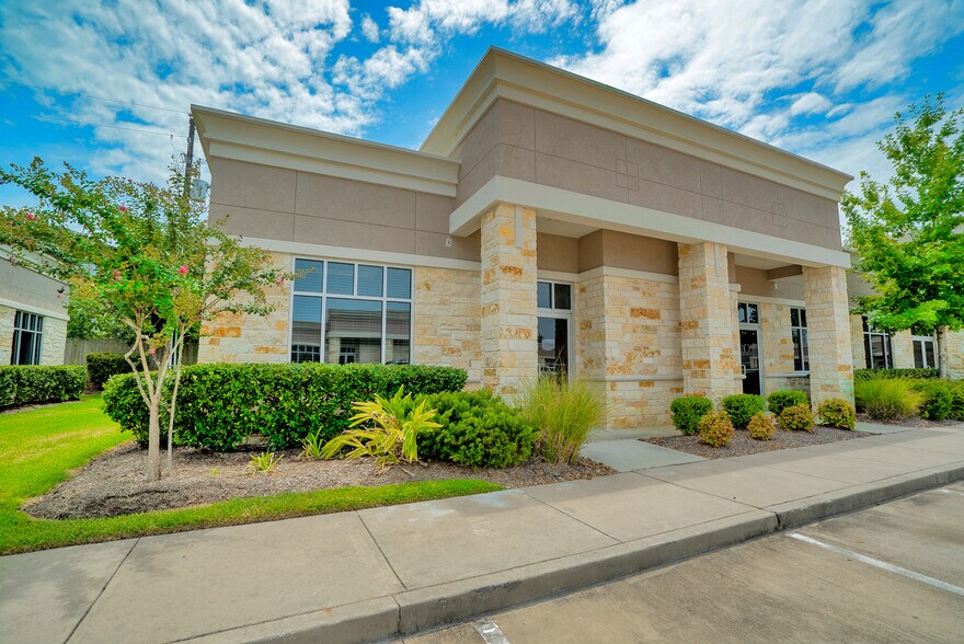 More Photos Of 2219 Sawdust Rd, The Woodlands Medical For Sale