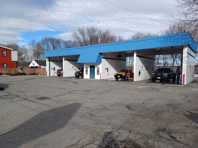 More Photos Of 824 Water St, Fitchburg Carwash For Sale