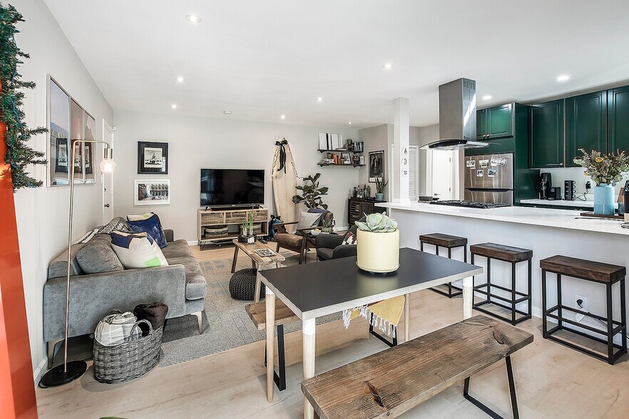 More Photos Of 1015 N Vista St, West Hollywood Apartments For Sale